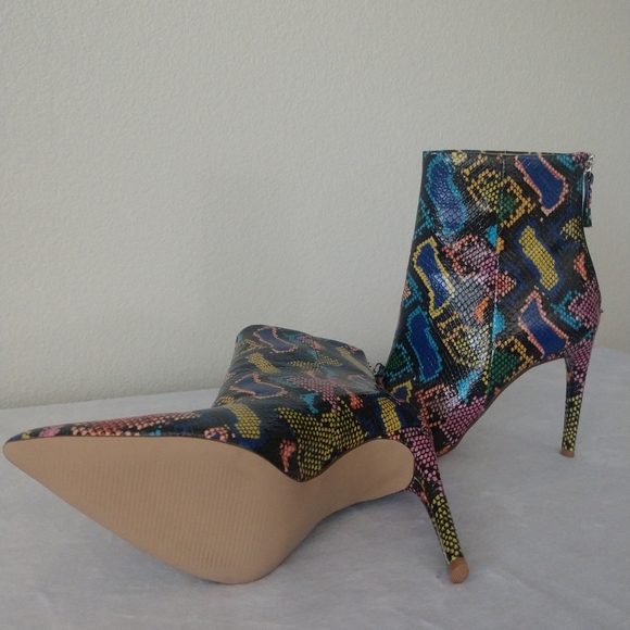 STEVE MADDEN WOMENS BOOTIES - Picture 8 of 12